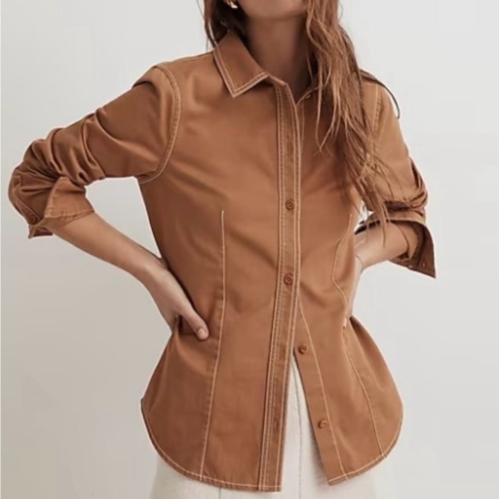 Madewell Darted Button-Up Shirt Regenerative Chino in the color Dark Pavement.